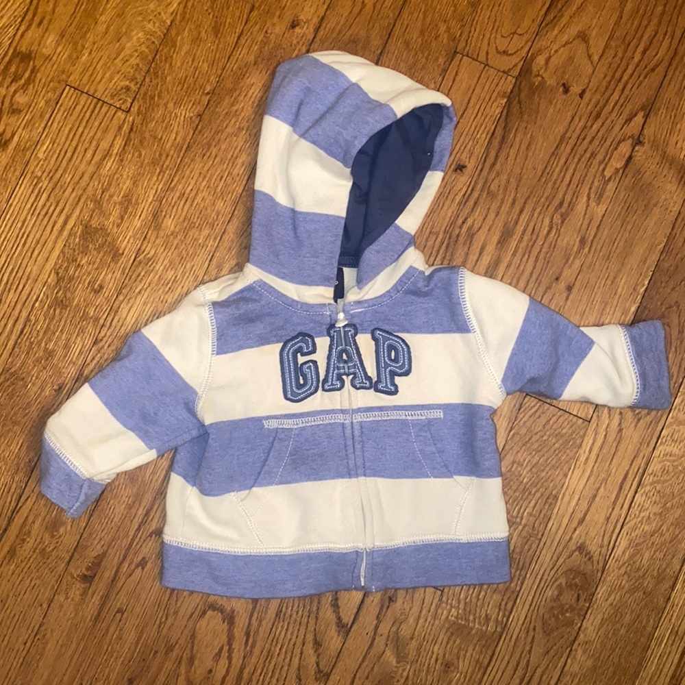 Baby gap size 3-6 month zip up